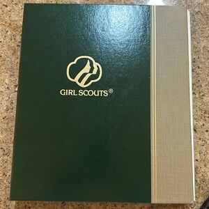 Excellent condition Girl Scout 3 inch binder